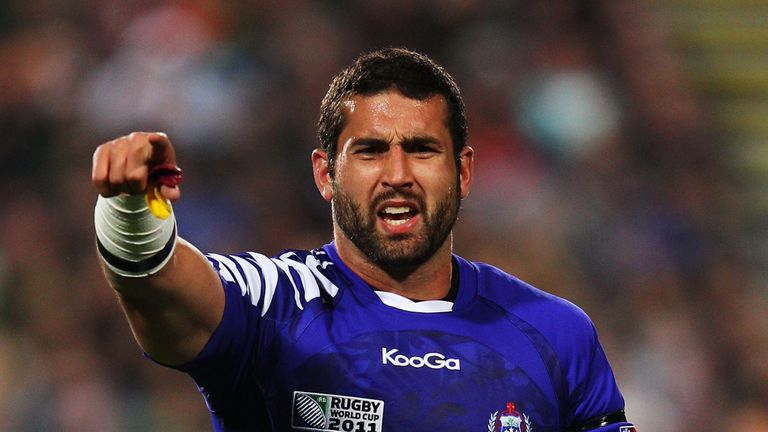 Kane Thompson of Samoa gives instructions during the IRB 2011 Rugby World Cup Pool D match against South Africa 