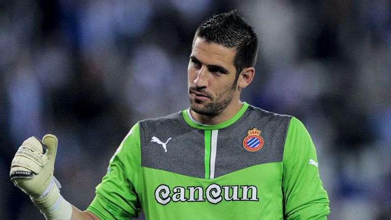 Transfer news: Espanyol goalkeeper Kiko Casilla rubbishes exit rumours