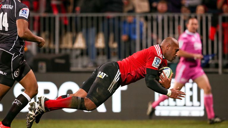 Nemani Nadolo raced in a second Crusaders try shortly after half-time