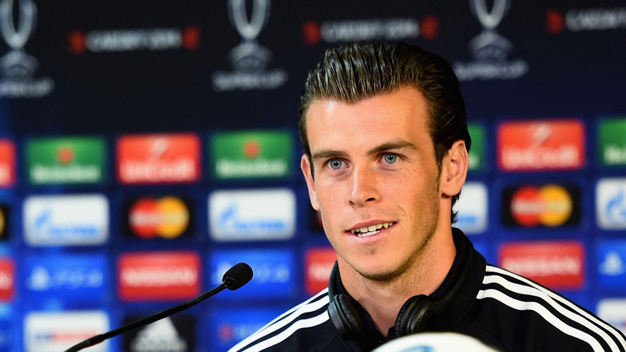 Девид гарет. Гарет Бэйл конференция. Gareth Bale Eyes. Gareth Bale Press Conference 2014 August 12. Gareth Bale в Football Manager.