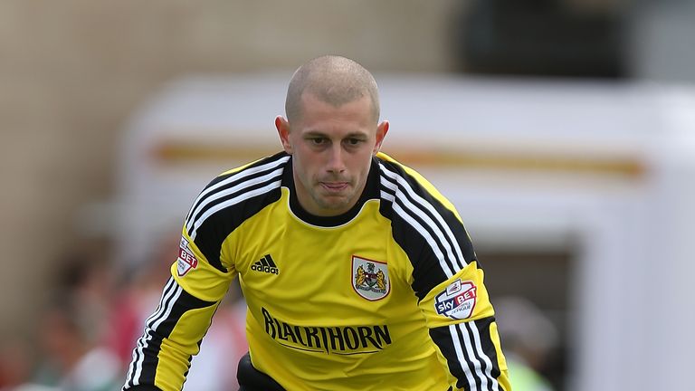 Frank Fielding of Bristol City in action during the Sky Bet League One match between Coventry City and Bristol City 