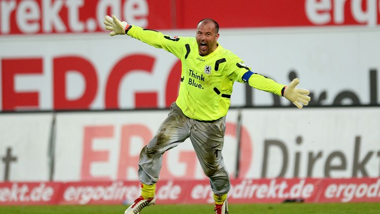 Gabor Kiraly: Former Crystal Palace goalkeeper returns to London with Fulham