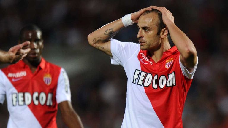 Monaco's forward Dimitar Berbatov reacts (R) during the French L1 football match Bordeaux (FCGB) vs Moncao (ASMFC) on August 17, 2014 at the Chaban Delmas
