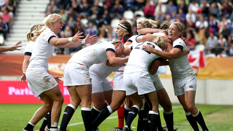 England celebrate during the IRB Women's Rugby World Cup 2014 Final