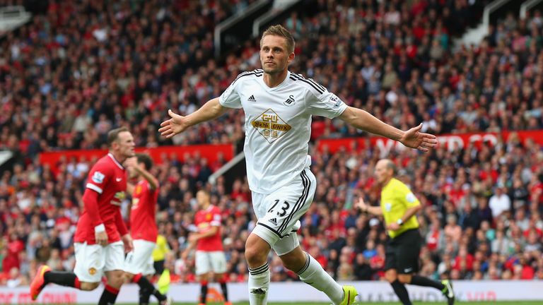 Gylfi Sigurdsson sends Old Trafford into shock yet again, as he makes it 2-1 to the visitors