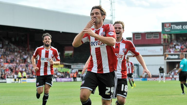 Tommy Smith of Brentford celebrates scoring Brentford's first goal during the Sky Bet Championship match between Brentford and Charlton