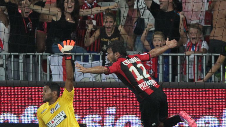 Nice's forward Dario Cvitanich celebrates after scoring during the French L1 football match Nice (OGCN) against Toulouse (TFC)
