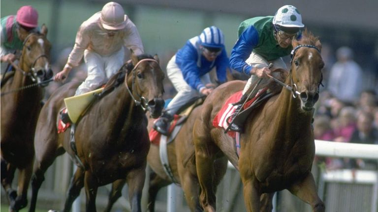 Lester Piggott wins the 2000 Guineas on Rodrigo De Triano.