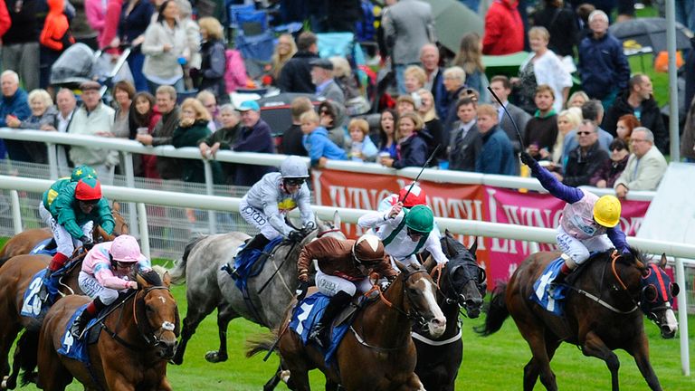Short Squeeze (pink) wins The Clipper Logistics Stakes at York