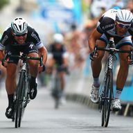 Marcel Kittel edged out Mark Cavendish in a close finish on Whitehall