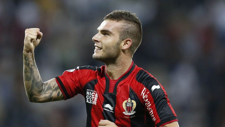 Nice's French forward Alexy Bosetti reacts at the end of the French L1 football match Nice (OGC) vs Metz (FC)