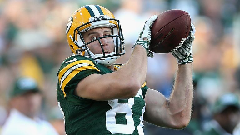 GREEN BAY, WI - SEPTEMBER 14:  Wide receiver Jordy Nelson #87 of the Green Bay Packers makes a 33 yard reception against the New York Jets during the third