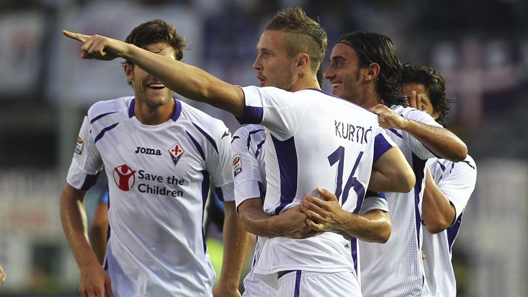 Jasmin Kurtic celebrates Fiorentina's winning goal at Atalanta