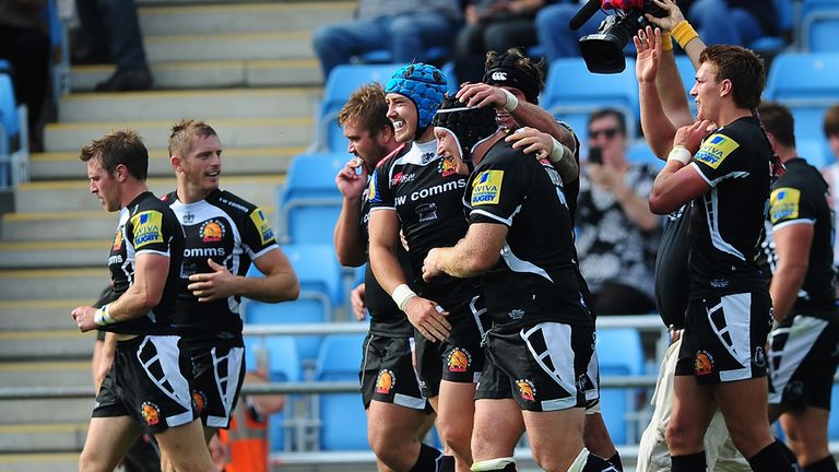 Thomas Waldrom of Exeter Chiefs (C) celebrates