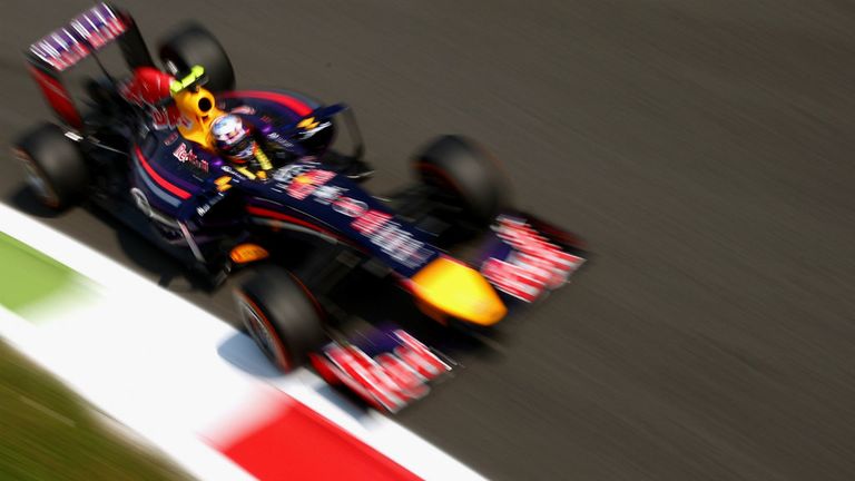 Daniel Ricciardo rounds the Parabolica at Monza
