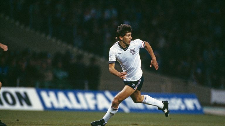 Footballer Bryan Robson in action for England, circa 1985.  (Photo by David Cannon/Getty Images)