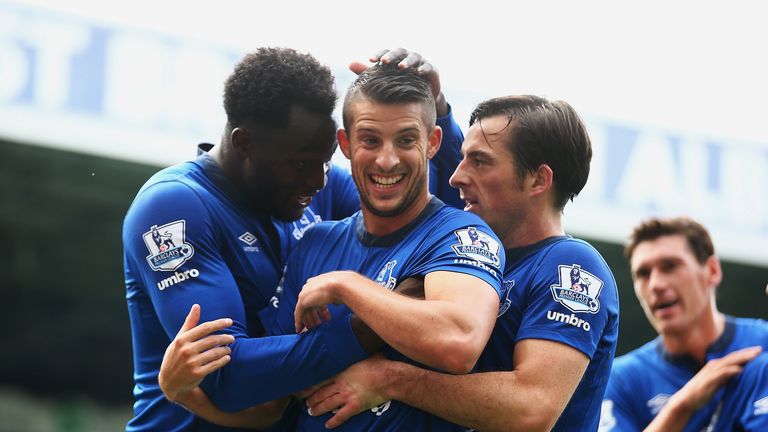 Kevin Mirallas (C) of Everton celebrates with Romelu Lukaku (L) and Leighton Baines against West Brom