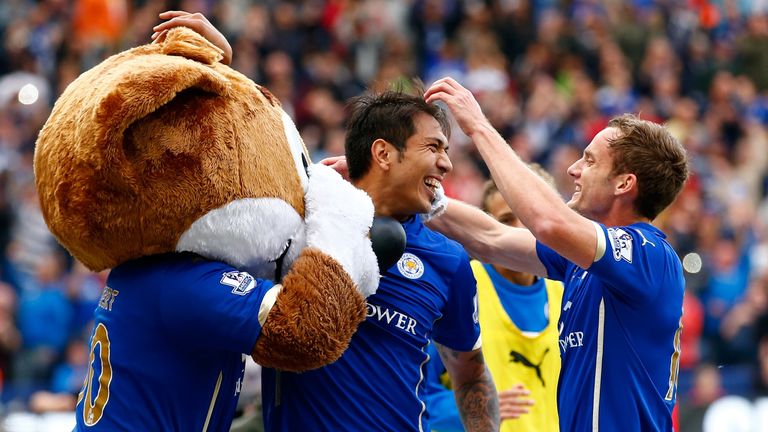 Leonardo Ulloa of Leicester City scores his team's fifth goal from the penalty spot during win over Manchester United