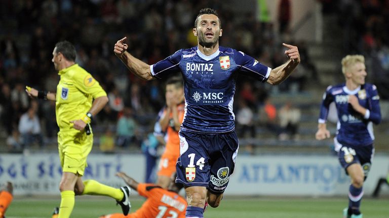 Cedric Barbosa celebrates his goal