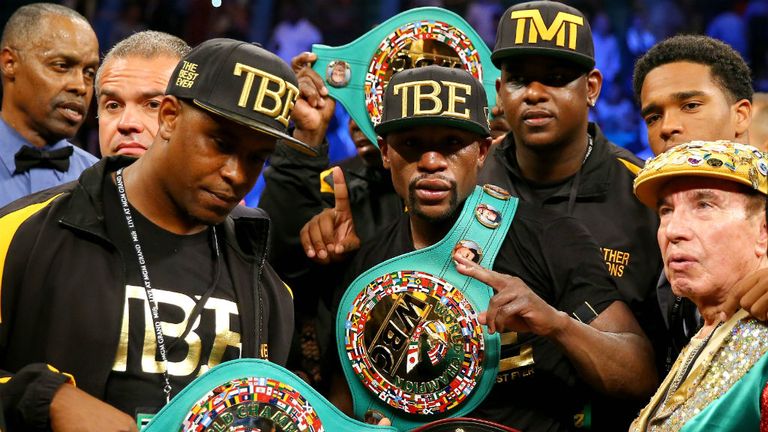 Floyd Mayweather Jr. celebrates his unanimous decision victory against Marcos Maidana