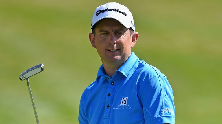CRANS-MONTANA, SWITZERLAND - SEPTEMBER 06:  Peter Lawrie of Ireland reacts to a putt during the third round of the Omega European Masters at Crans-sur-Sier