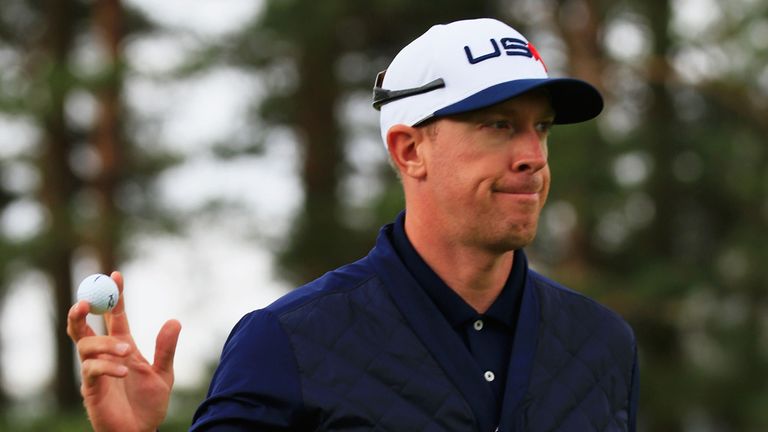 Hunter Mahan soon takes the upper hand against Rose as the USA get some red on the board early