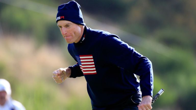 Jim Furyk and Hunter Mahan reel off birdies galore to move clear of Lee Westwood and Jamie Donaldson