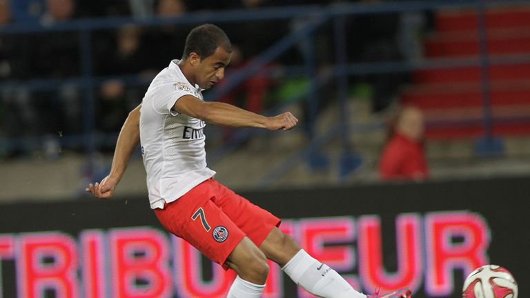 Paris' Brazilian midfielder Lucas Moura shoots to score during the French L1 football match between Caen (SM 