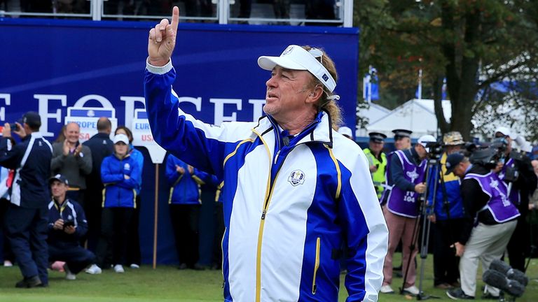 Miguel Angel Jimenez acknowledges the crowd on the 1st tee 