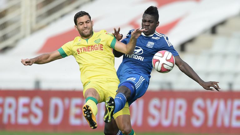 Itay Shechter and Samuel Umtiti tangle