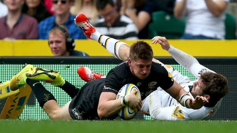 David Strettle of Saracens scores his second try during the Aviva Premiership match between Saracens and Wasps at Twickenham