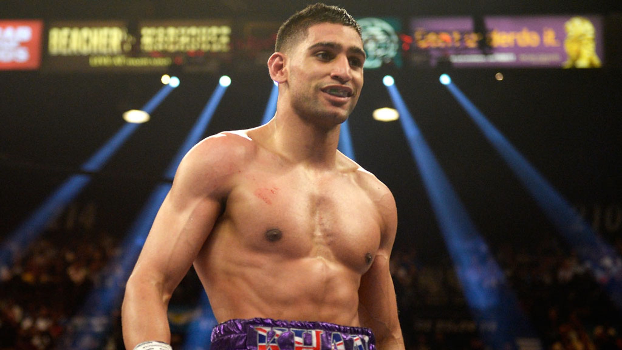 Amir Khan still hoping to secure blockbuster fight against Floyd Mayweather  | Boxing News | Sky Sports