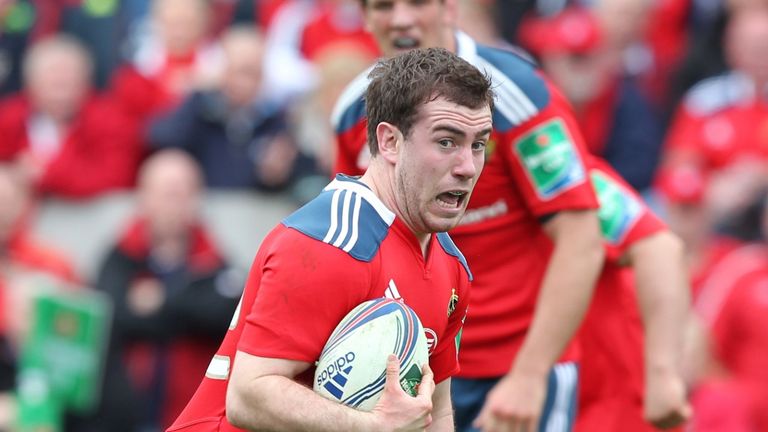 JJ Hanrahan scored an 80th-minute try for Munster in their draw with Scarlets.