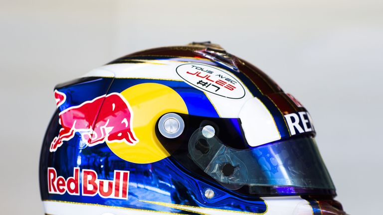 Daniil Kvyat's helmet with the Tous avec Jules message