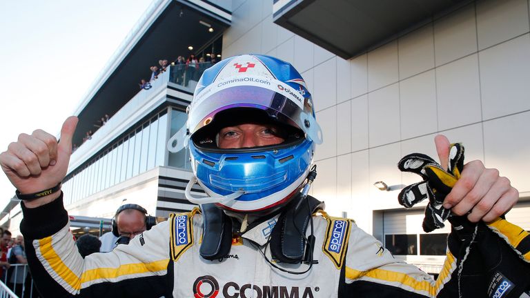Jolyon Palmer celebrates his title win (GP2 Series Media)