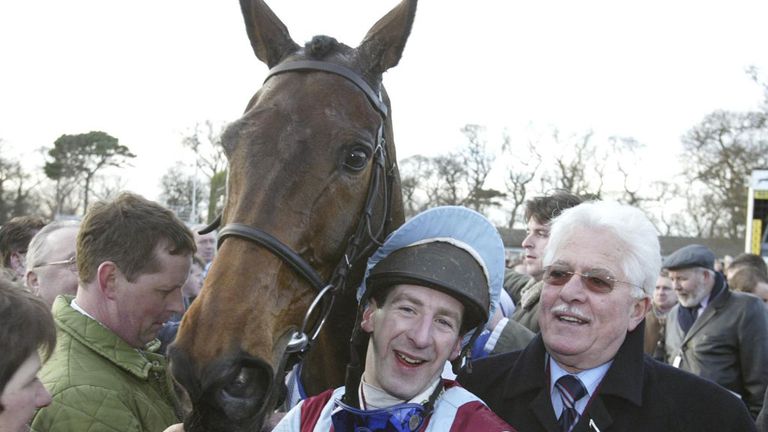 Jim Culloty (centre) with Best Mate and owner Jim Lewis 