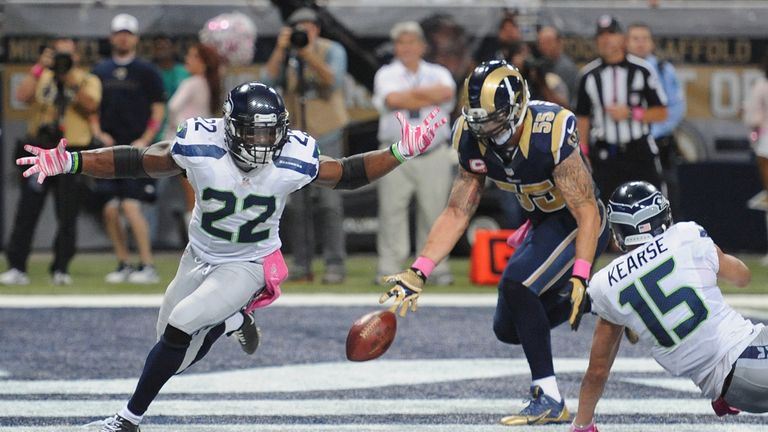 Robert Turbin of the Seattle Seahawks can't catch a two-point conversion attempt in the fourth quarter against the St. Louis Rams