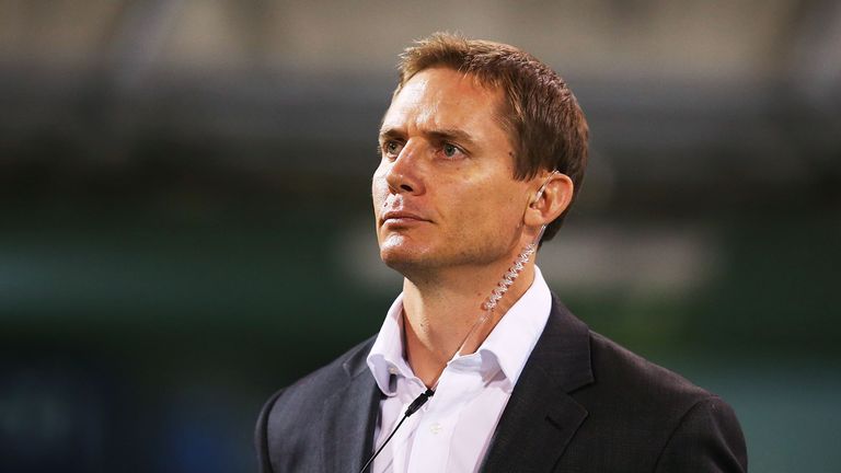 Stephen Larkham: Retains focus on the Brumbies rather than joining the national setup