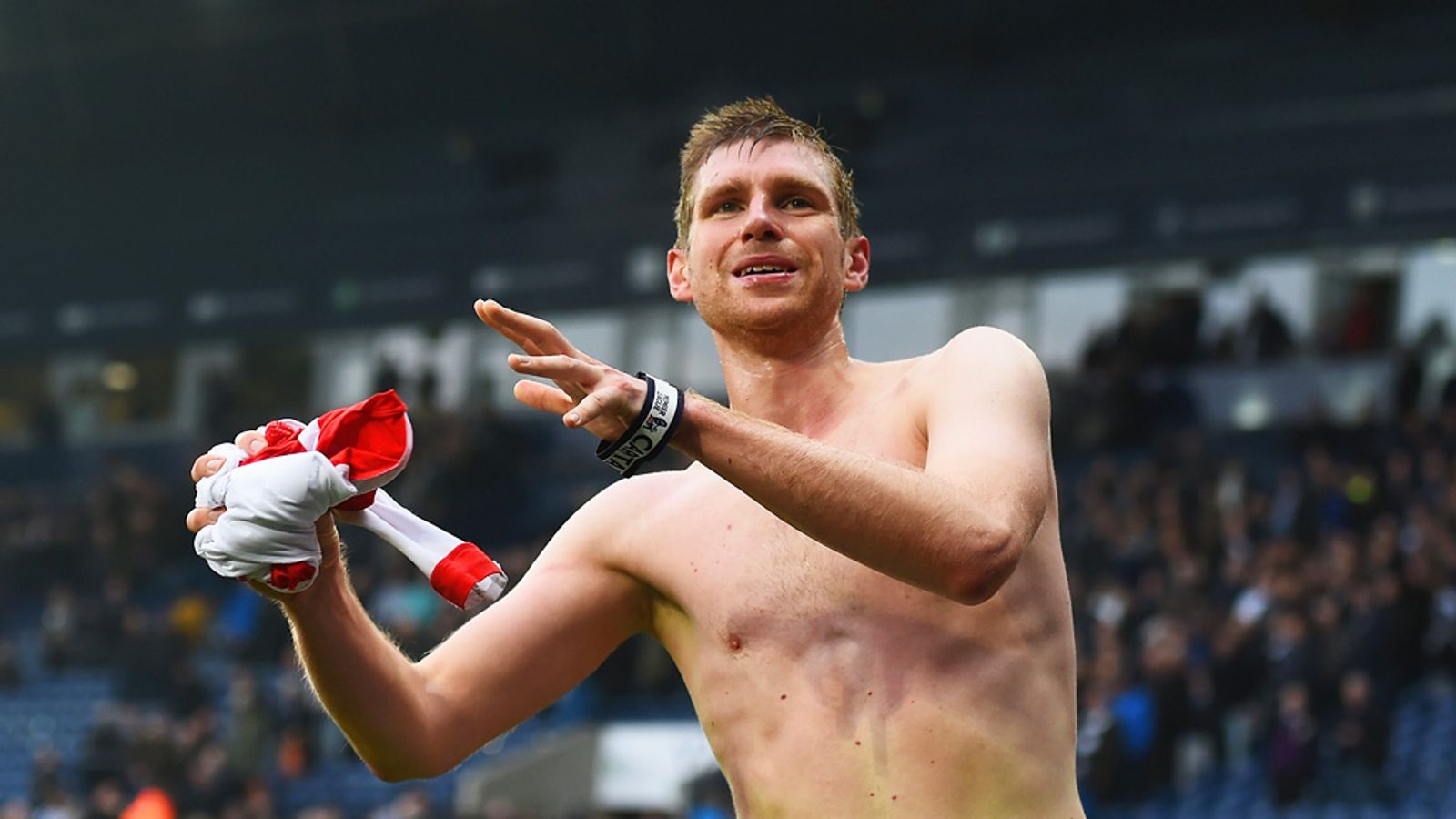 Per Mertesacker says Arsenal's focus is on themselves and not Chelsea