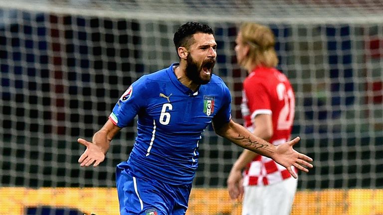 Antonio Candreva of Italy #6 celebrates after scoring the first goal during the EURO 2016 Group H Qualifier match between Italy and Croatia in Milan