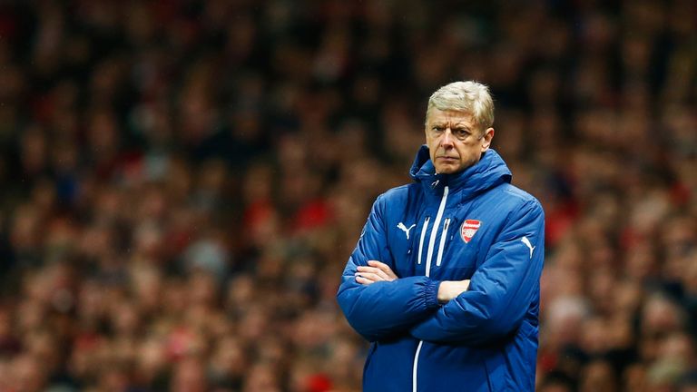  Arsene Wenger manager of Arsenal looks on during the UEFA Champions League Group D match between Arsenal FC and RSC Anderle