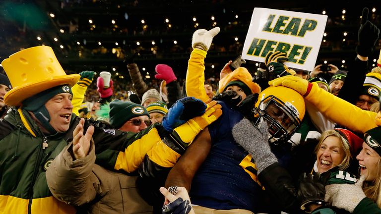 Eddie Lacy of the Green Bay Packers celebrates after scoring a touchdown against the Philadelphia Eagles 