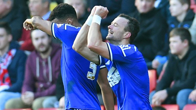 Noel Hunt (R) of Ipswich Town celebrates his goal during the Sky Bet Championship match at Charlton Athletic