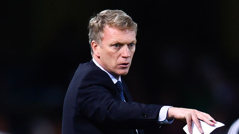 Head coach David Moyes of Real Sociedad directs his players