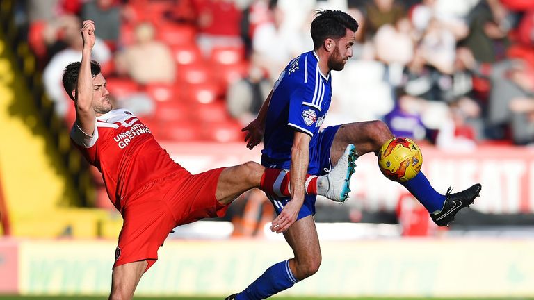 Johnnie Jackson (L) of Charlton Athletic and Cole Skuse of Ipswich Town in action during the Sky Bet Championship match at The Valley