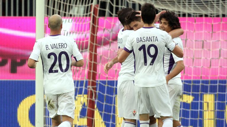 Mario  Gomez of Fiorentina celebrates