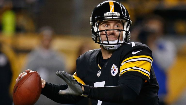 Ben Roethlisberger of the Pittsburgh Steelers looks to pass during the third quarter against the Baltimore Ravens at Heinz Field