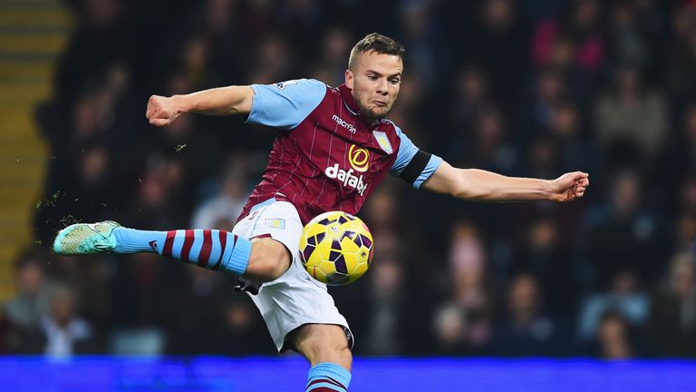 Tom Cleverley shoots in Aston Villa's 1-1 draw with Southampton