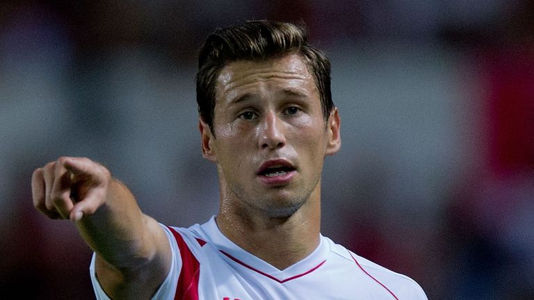 Grzegorz Krychowiak of Sevilla FC protests to the referee during the UEFA Europa League group G match between Sevilla and Feyenoord.