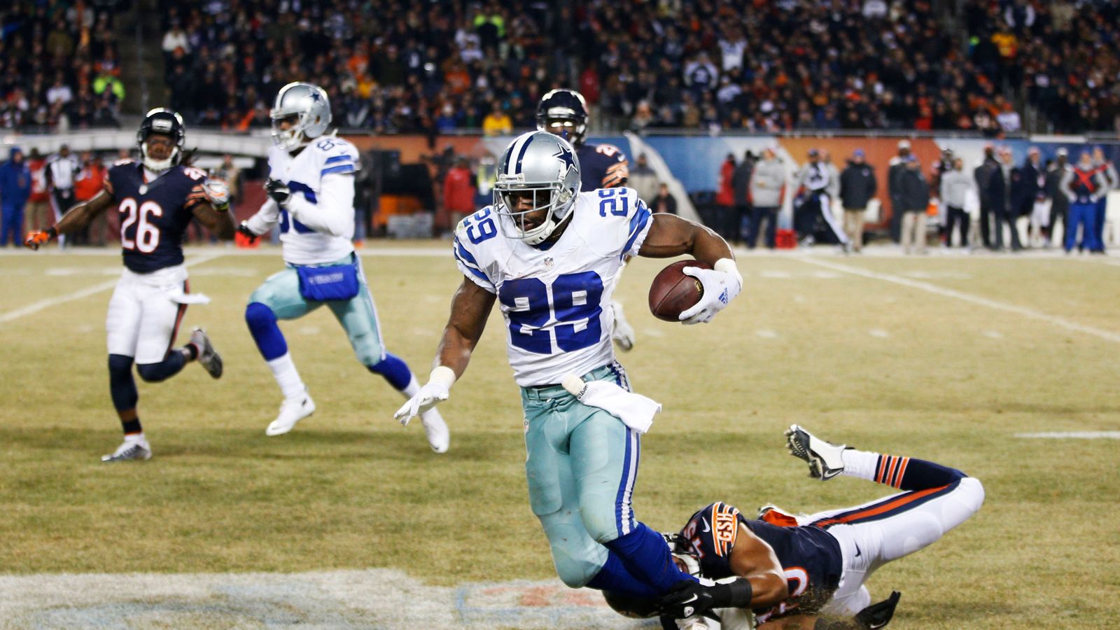 Murray, Romo lead Cowboys past Bears